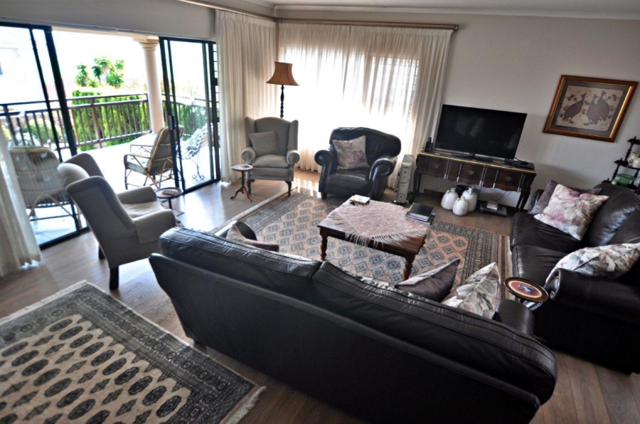 4 Bedroom Property for Sale in Fraaiuitsig Western Cape